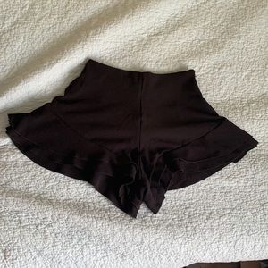 NatyGal ruffle short